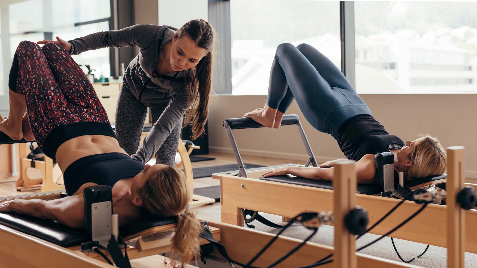 Salle de Pilates avec appareils
